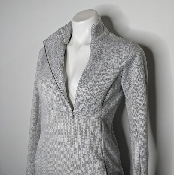✨3/$15 Kyodan grey white side 1/3 zip pullover  S - Picture 7 of 11
